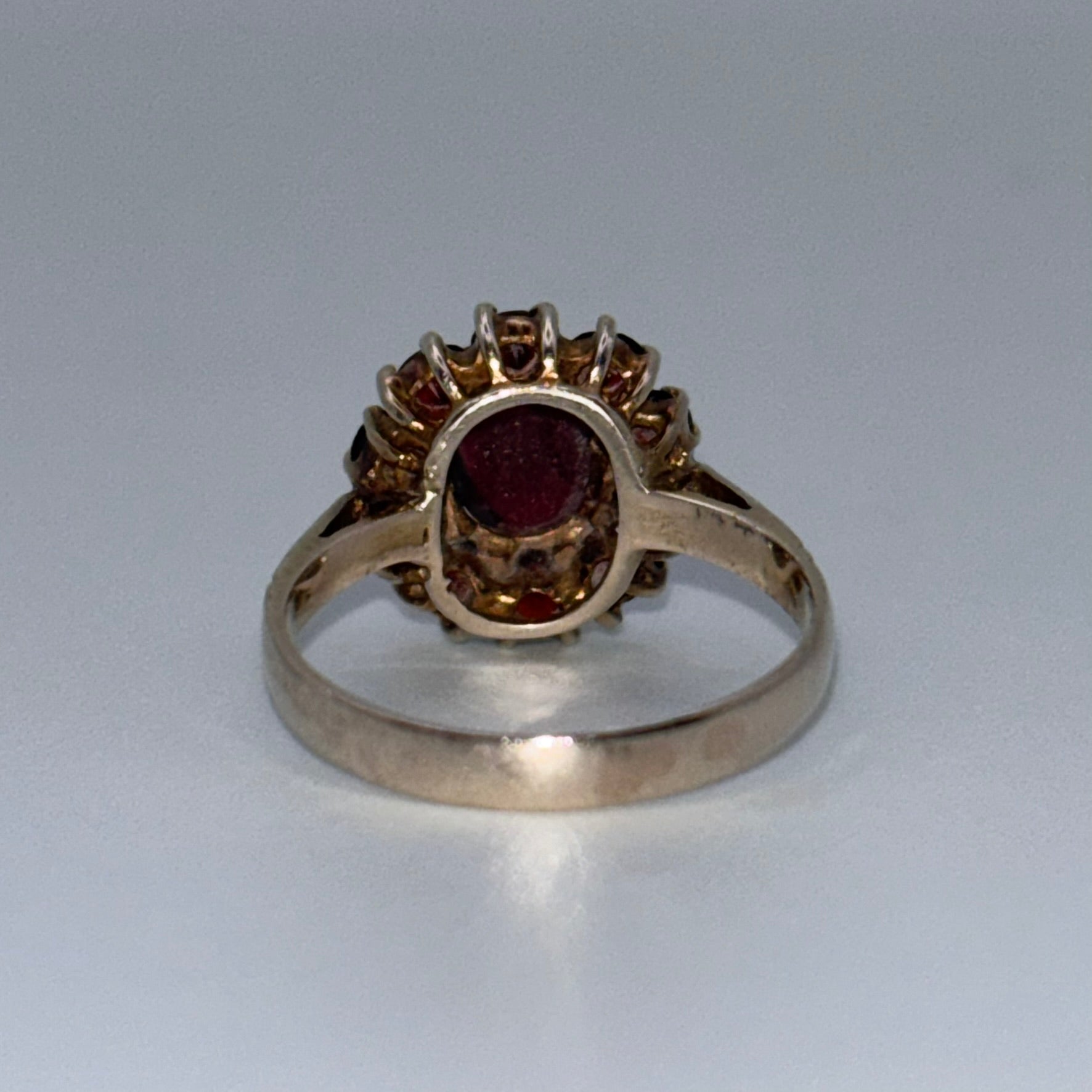 Vintage Damenring 333 Gold mit Granate Blumenform 8Karat Gelbgold Gr 54
