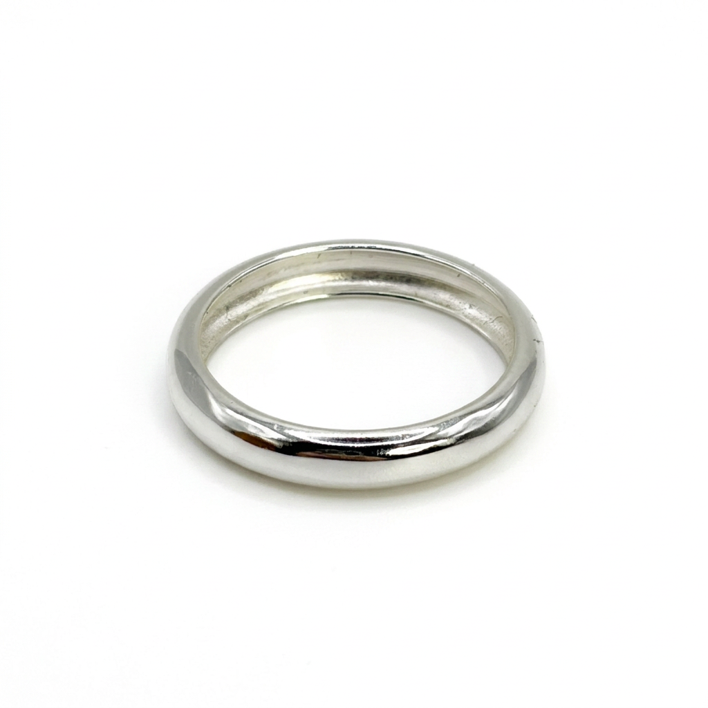 Silberner 925-Silber-Ring mit glatter, leicht gewölbter Oberfläche, Ansicht von oben
