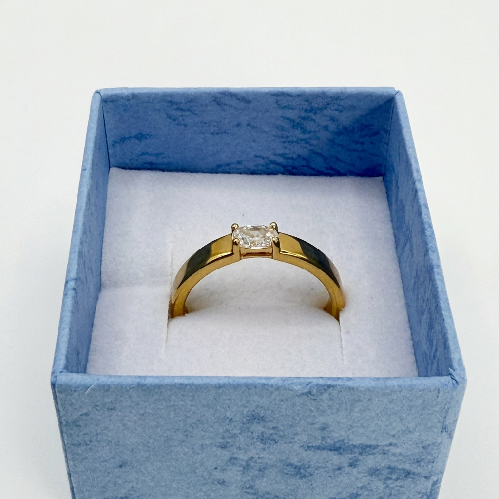 Vergoldeter 925-Silberring mit zentralem Zirkonia-Stein, goldfarbene Fassung