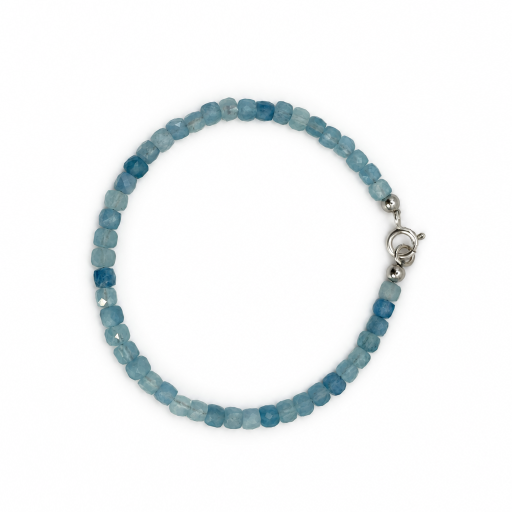 Aquamarin-Armband aus 925 Silber mit facettierten blauen Steinperlen und Verschluss