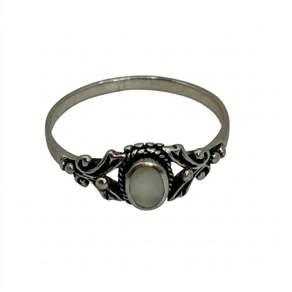 925-Silberring mit ovalem Perlmuttstein und filigranem, dunklem Ornament