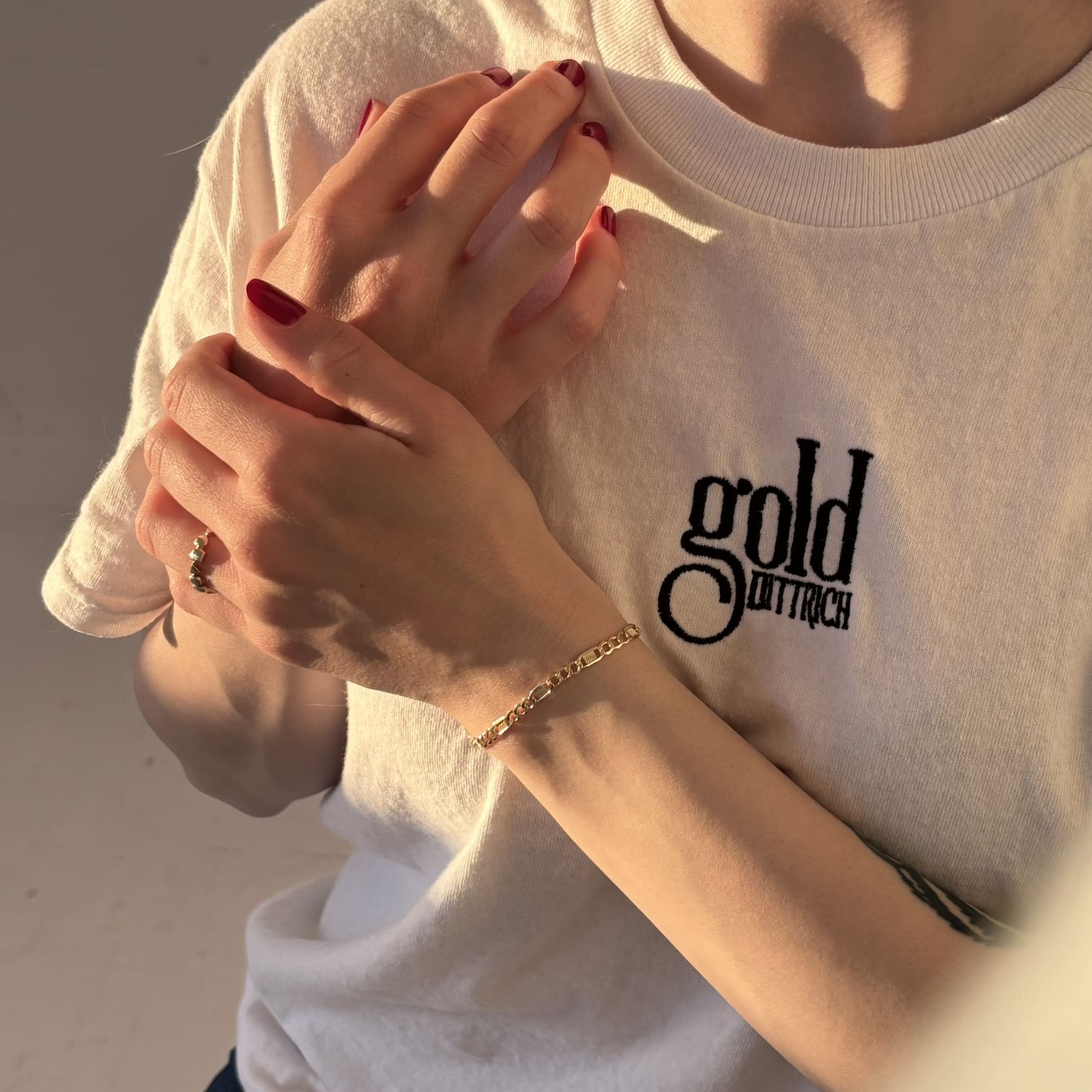 Filigranes Armband aus 333 Gelbgold mit feiner Gliederung – eleganter Damenschmuck mit Karabinerverschluss von Gold Dittrich.